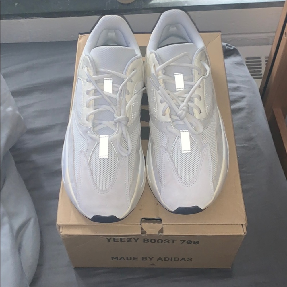 Yeezy 700 “Analog”